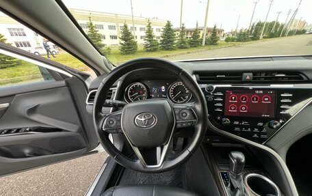 Toyota Camry, 2018 год, 2 320 000 рублей, 7 фотография
