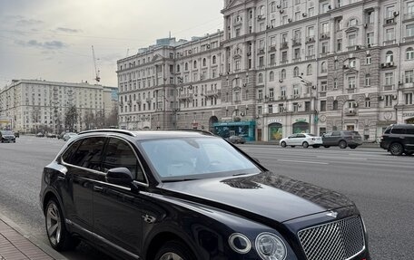 Bentley Bentayga I, 2016 год, 9 200 000 рублей, 2 фотография