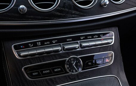 Mercedes-Benz E-Класс, 2019 год, 3 650 000 рублей, 14 фотография