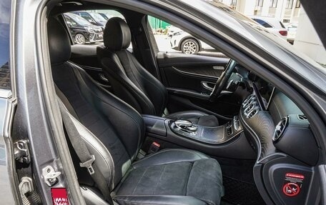 Mercedes-Benz E-Класс, 2019 год, 3 650 000 рублей, 8 фотография