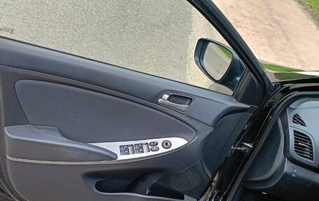 Hyundai Solaris II рестайлинг, 2015 год, 1 130 000 рублей, 12 фотография