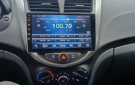 Hyundai Solaris II рестайлинг, 2015 год, 1 130 000 рублей, 22 фотография