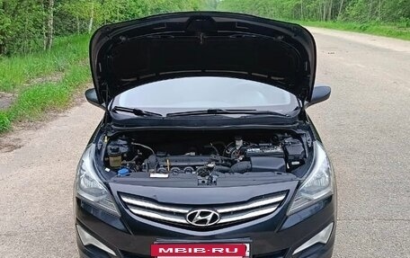 Hyundai Solaris II рестайлинг, 2015 год, 1 130 000 рублей, 18 фотография