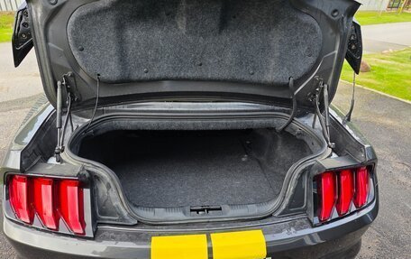 Ford Mustang VI рестайлинг, 2019 год, 2 700 000 рублей, 8 фотография