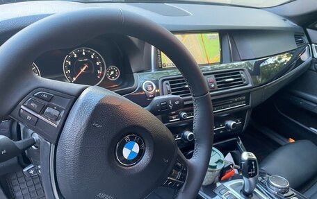 BMW 5 серия, 2016 год, 1 950 000 рублей, 3 фотография