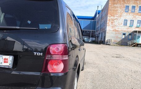 Volkswagen Touran III, 2008 год, 680 000 рублей, 4 фотография