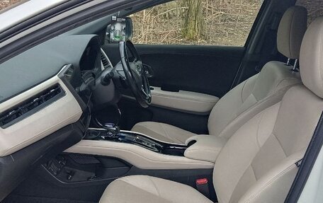 Honda Vezel, 2015 год, 1 850 000 рублей, 7 фотография