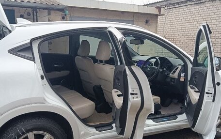 Honda Vezel, 2015 год, 1 850 000 рублей, 9 фотография