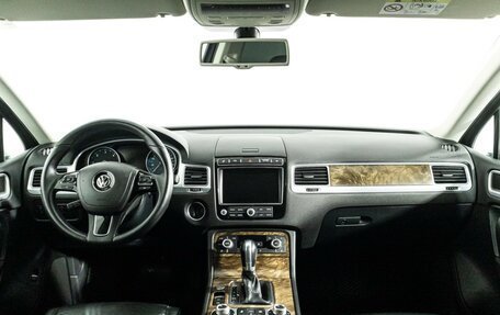 Volkswagen Touareg III, 2015 год, 2 800 000 рублей, 13 фотография