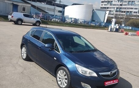Opel Astra J, 2011 год, 560 000 рублей, 1 фотография