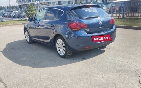 Opel Astra J, 2011 год, 560 000 рублей, 4 фотография