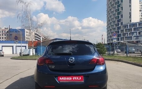 Opel Astra J, 2011 год, 560 000 рублей, 6 фотография