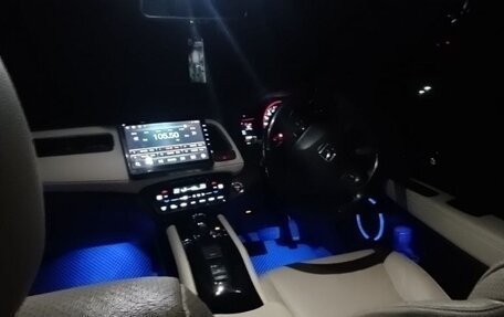 Honda Vezel, 2015 год, 1 780 000 рублей, 10 фотография