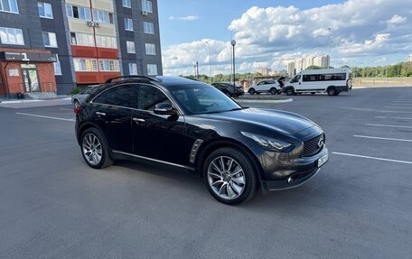 Infiniti QX70, 2015 год, 2 050 000 рублей, 2 фотография