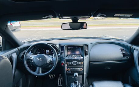 Infiniti QX70, 2015 год, 2 050 000 рублей, 19 фотография