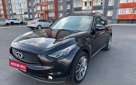 Infiniti QX70, 2015 год, 2 050 000 рублей, 12 фотография