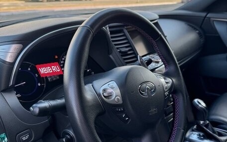 Infiniti QX70, 2015 год, 2 050 000 рублей, 17 фотография