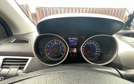 Hyundai Elantra V, 2012 год, 950 000 рублей, 7 фотография