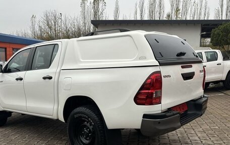Toyota Hilux VIII, 2020 год, 2 810 000 рублей, 2 фотография