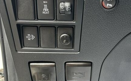 Toyota Hilux VIII, 2020 год, 2 810 000 рублей, 12 фотография