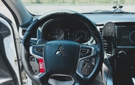 Mitsubishi Pajero Sport III рестайлинг, 2018 год, 2 500 000 рублей, 17 фотография