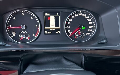 Volkswagen Multivan T6 рестайлинг, 2018 год, 5 200 000 рублей, 12 фотография