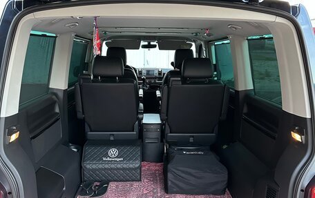 Volkswagen Multivan T6 рестайлинг, 2018 год, 5 200 000 рублей, 16 фотография