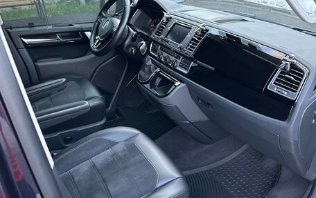 Volkswagen Multivan T6 рестайлинг, 2018 год, 5 200 000 рублей, 22 фотография
