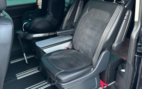 Volkswagen Multivan T6 рестайлинг, 2018 год, 5 200 000 рублей, 15 фотография