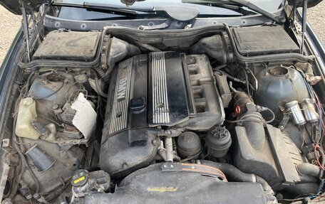 BMW 5 серия, 2000 год, 900 000 рублей, 21 фотография