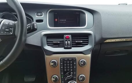 Volvo V40 II рестайлинг, 2017 год, 1 533 000 рублей, 9 фотография