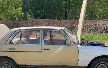 Mercedes-Benz W123, 1981 год, 180 000 рублей, 4 фотография