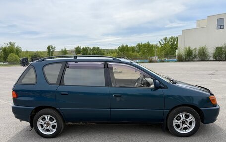 Toyota Ipsum II, 1999 год, 650 000 рублей, 2 фотография