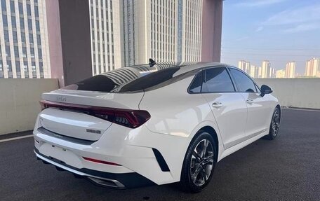 KIA K5, 2021 год, 1 600 443 рублей, 2 фотография