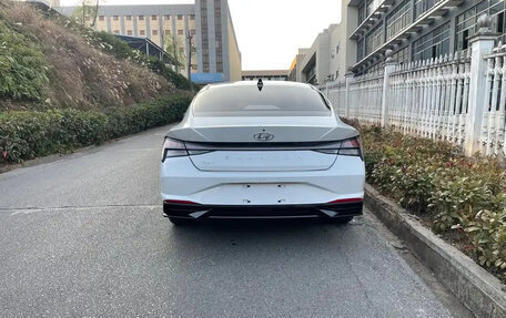 Hyundai Elantra, 2022 год, 1 150 000 рублей, 6 фотография