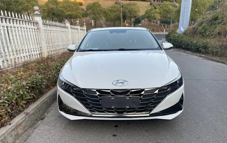 Hyundai Elantra, 2022 год, 1 150 000 рублей, 2 фотография