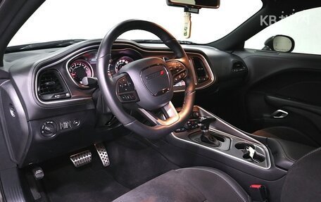 Dodge Challenger III рестайлинг 2, 2021 год, 13 725 000 рублей, 8 фотография