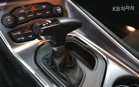 Dodge Challenger III рестайлинг 2, 2021 год, 13 725 000 рублей, 11 фотография