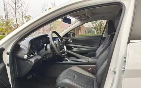 Hyundai Elantra, 2021 год, 1 150 000 рублей, 4 фотография