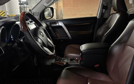 Toyota Land Cruiser Prado 150 рестайлинг 2, 2016 год, 4 500 000 рублей, 2 фотография