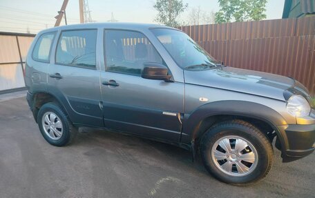 Chevrolet Niva I рестайлинг, 2004 год, 400 000 рублей, 5 фотография