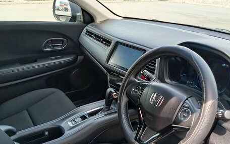 Honda Vezel, 2015 год, 1 365 000 рублей, 8 фотография
