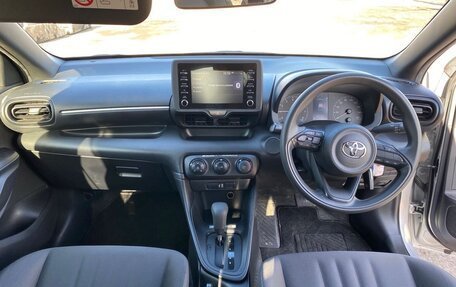 Toyota Yaris, 2020 год, 1 099 999 рублей, 2 фотография