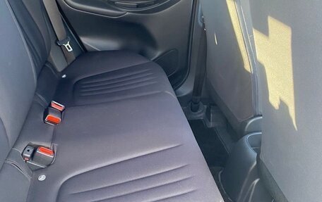 Toyota Yaris, 2020 год, 1 099 999 рублей, 9 фотография