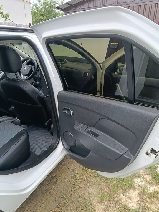 Renault Logan II, 2016 год, 920 000 рублей, 14 фотография