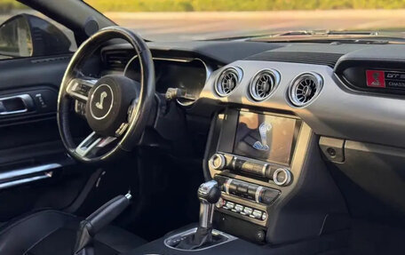 Ford Mustang VI рестайлинг, 2021 год, 2 800 000 рублей, 4 фотография