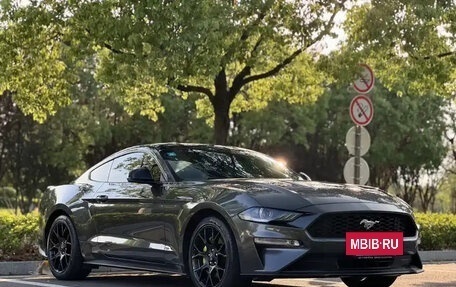 Ford Mustang VI рестайлинг, 2021 год, 2 800 000 рублей, 3 фотография