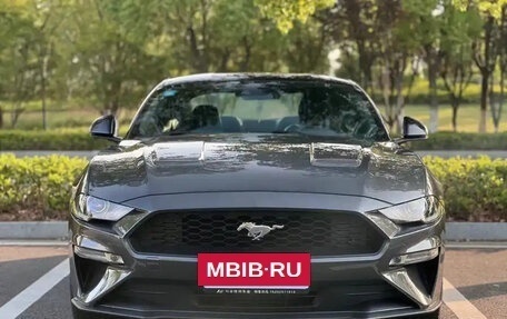 Ford Mustang VI рестайлинг, 2021 год, 2 800 000 рублей, 2 фотография