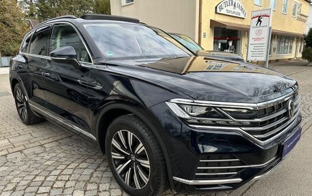 Volkswagen Touareg III, 2022 год, 5 750 000 рублей, 2 фотография