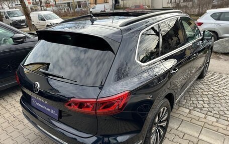 Volkswagen Touareg III, 2022 год, 5 750 000 рублей, 3 фотография